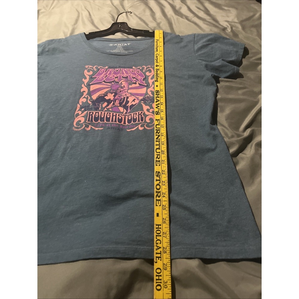 ARIAT Women's Bronc Betty T-Shirt, Steel Blue Heather - Picture 6 of 7